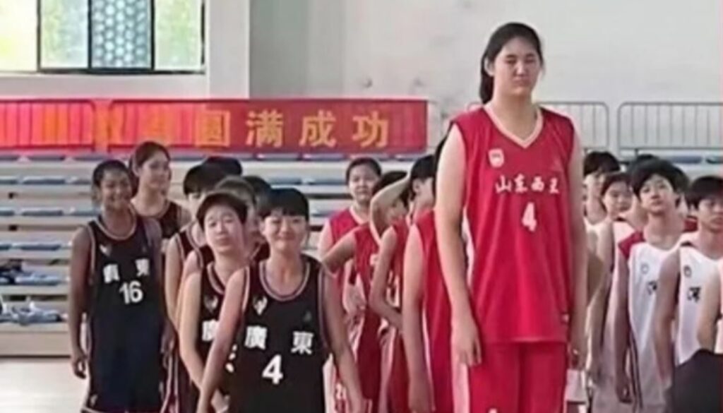 ハイライト 中国女子バスケの身長226cmの14歳少女が無敵すぎる Tunadrama