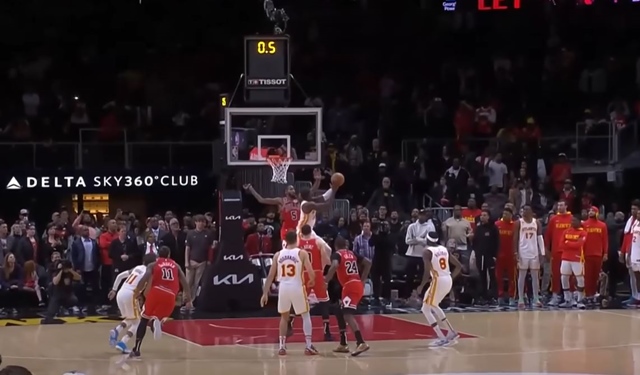 【ハイライト】ホークス新人のAJ・グリフィンがデビュー23試合で2度目のブザービーター TunaDrama